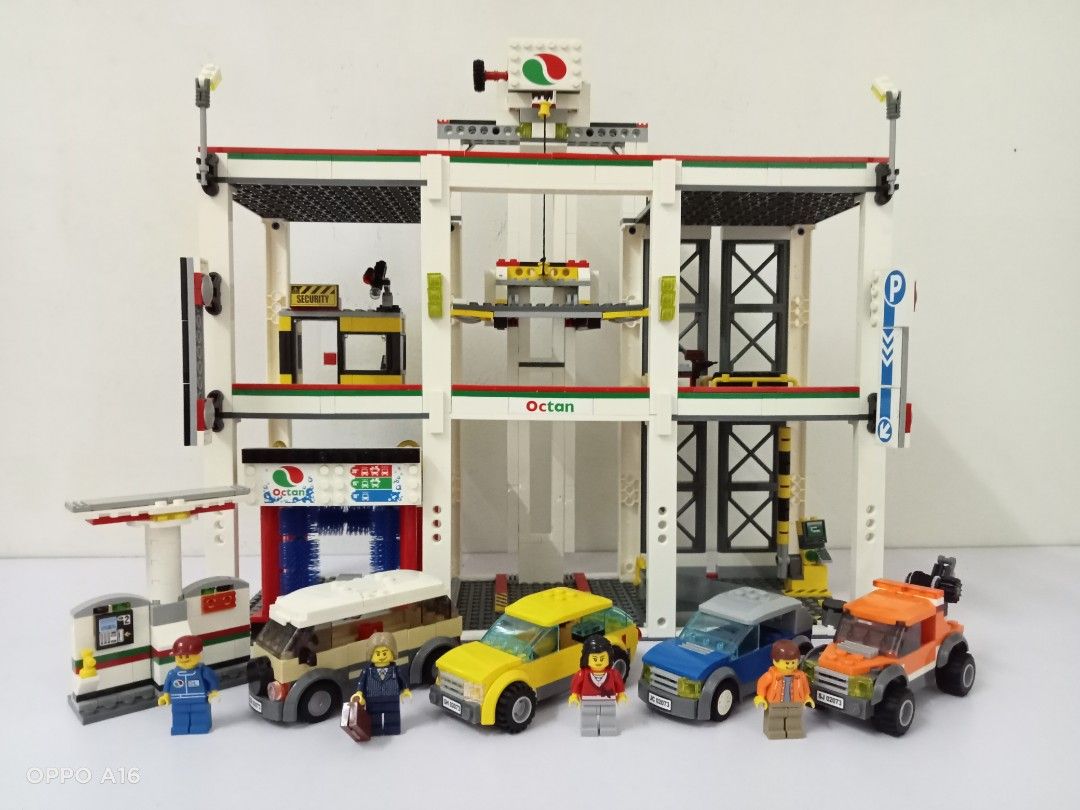 Lepin garage clearance