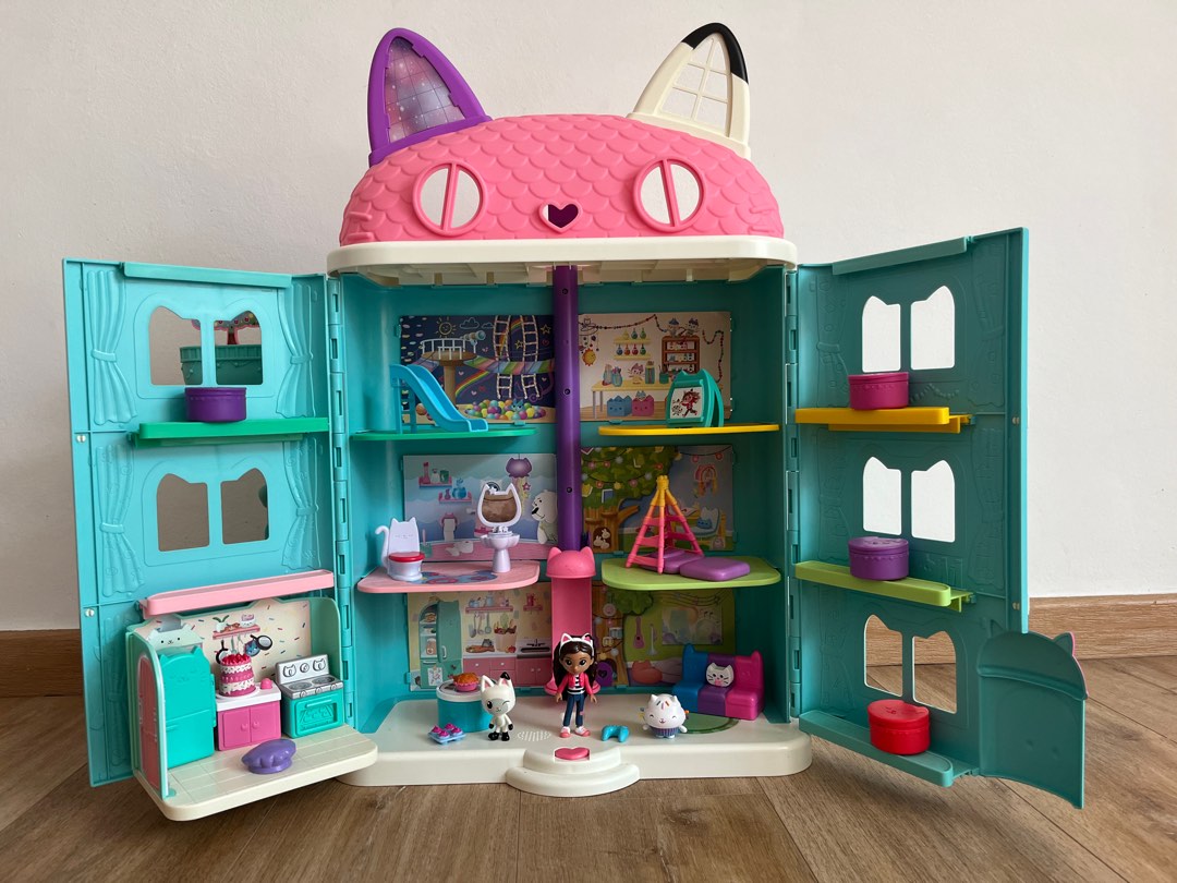 Lol surprise 2025 dollhouse used