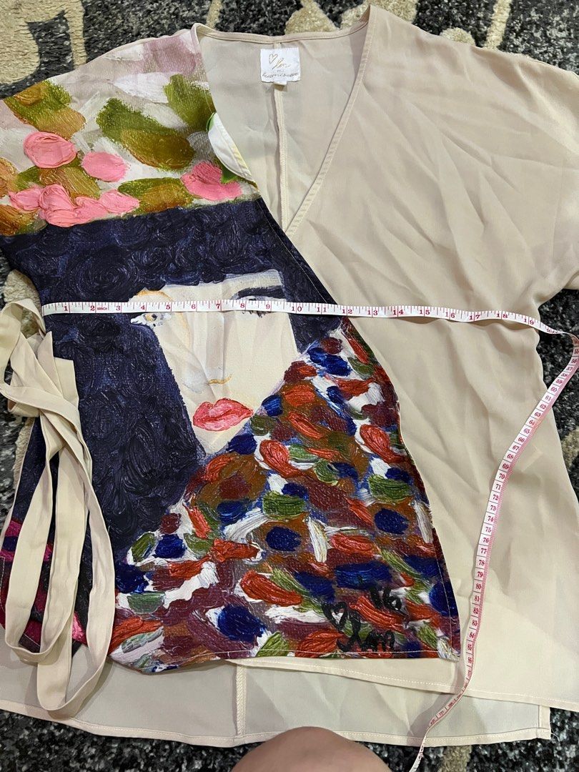 LMK Kamiseta (Category: Blouses) located in Davao. Submitted by PersonalCollections0717 (Listing ID 1252560188, Image 3). Description: Like new. Never worn. Measurements are in the pictures..