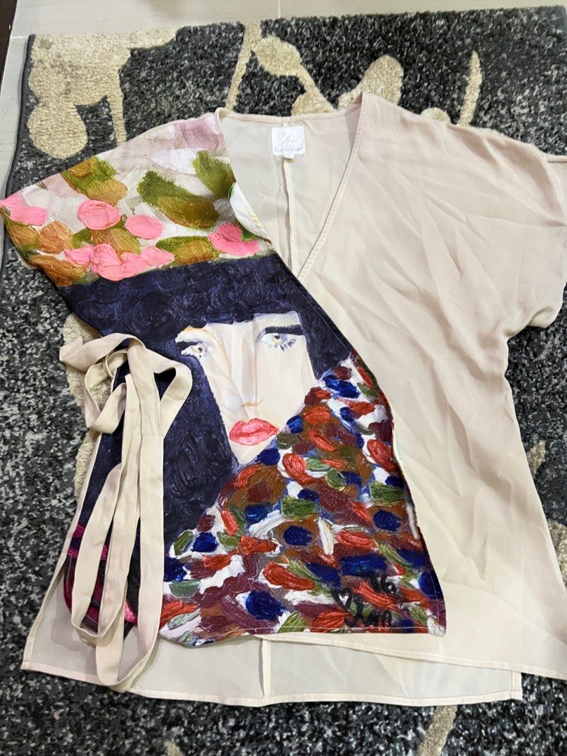 LMK Kamiseta (Category: Blouses) located in Davao. Submitted by PersonalCollections0717 (Listing ID 1252560188, Image 1). Description: Like new. Never worn. Measurements are in the pictures..
