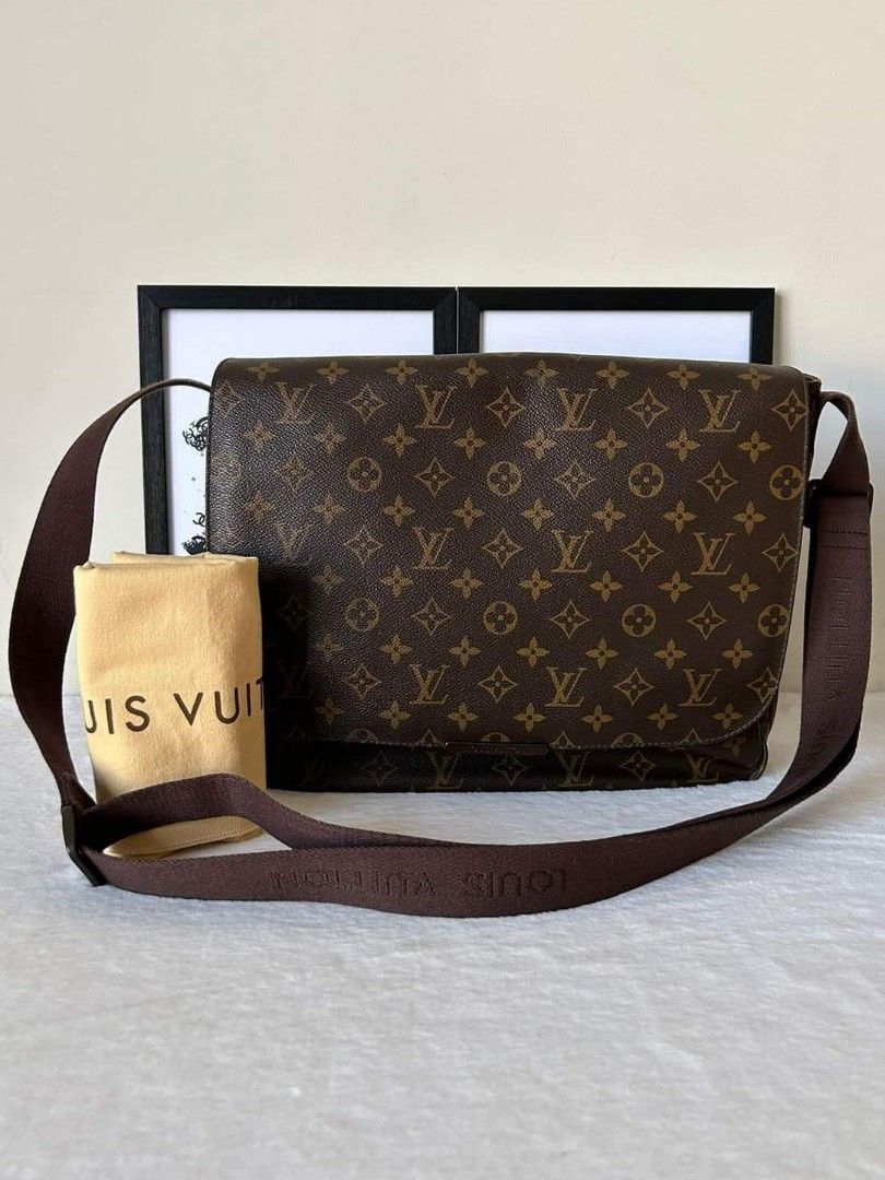 Sold at Auction: Louis Vuitton, Louis Vuitton Monogram Canvas Alma Voyage MM