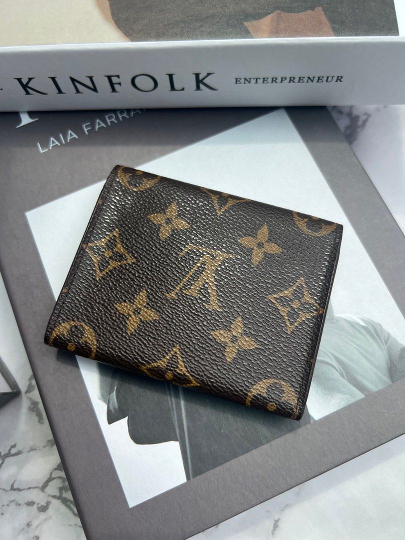 LV MONOGRAM BLACK SHORT MEN WALLET, Men's Fashion, Watches & Accessories,  Wallets & Card Holders on Carousell