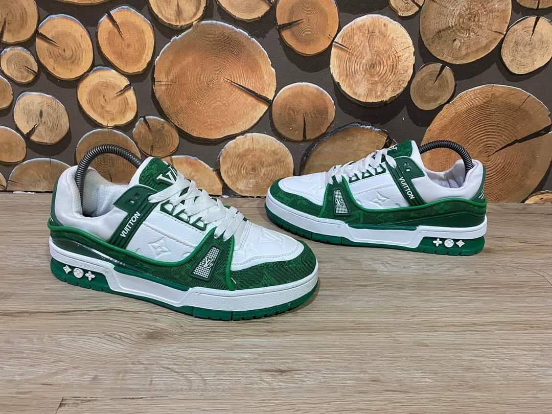 LOUIS VUITTON TRAINER GREEN DENIM, Fesyen Pria, Sepatu , Sneakers di  Carousell