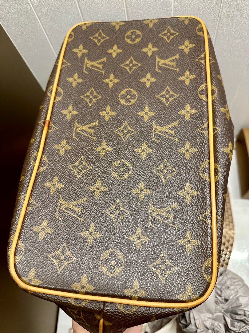 Louis Vuitton Palermo Handbag 368714