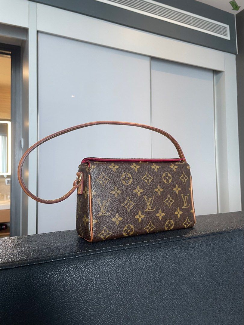 Authentic Vintage Louis Vuitton Monogram Recital Shoulder Bag, Women's  Fashion, Bags & Wallets, Purses & Pouches on Carousell