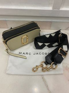 MARC JACOBS SNAPSHOT Leather Black/Multi, Luxury, Bags & Wallets on  Carousell