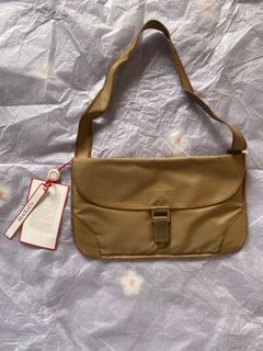 （分類：）位於 。 由 joanlsh 提交（商品編號 1252449525，圖片 1）。簡介： 。