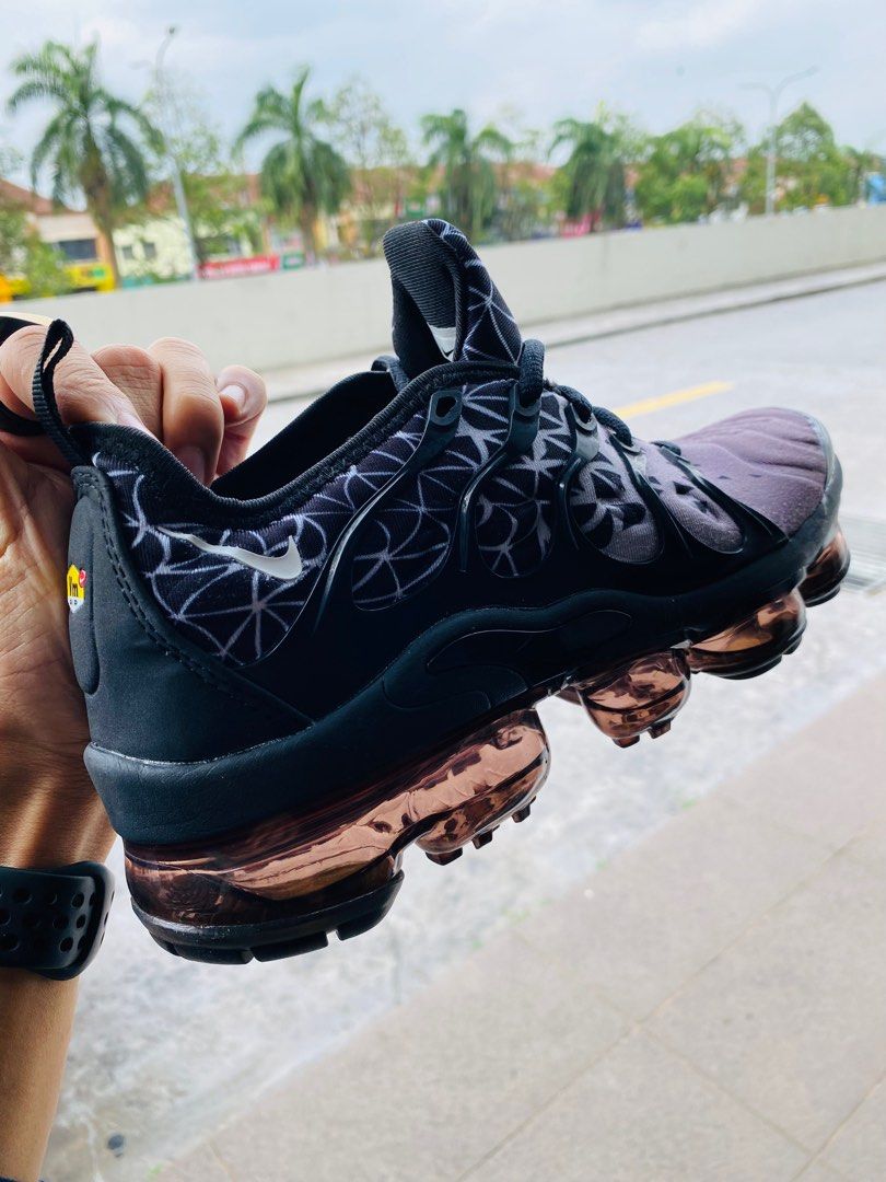 Vapormax hotsell plus geometric