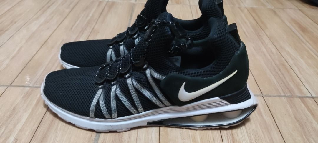Nike shox gravity hot sale black