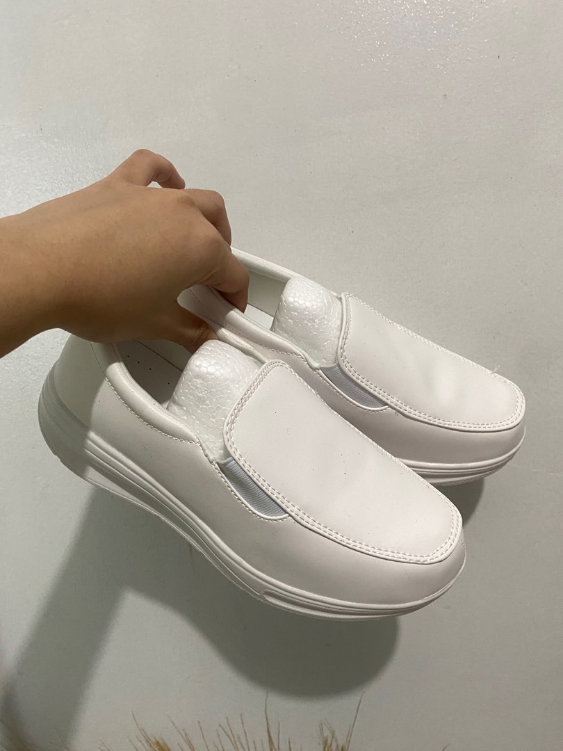 mens white nursing shoes