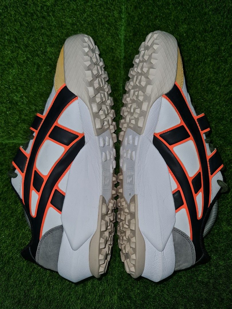 Onitsuka tiger hotsell big logo runner
