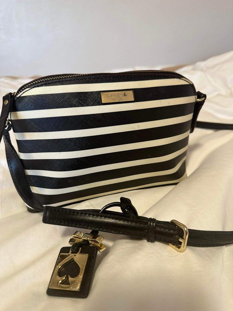 Original Katespade black and white bag (Category: Cross-body Bags) located in Makati City. Submitted by abbybit (Listing ID 1252456735, Image 1). Description: Bawal barat.
