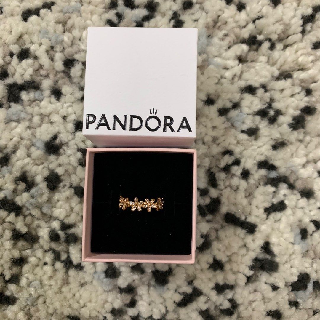 Pandora Dazzling Daisy Band Gold