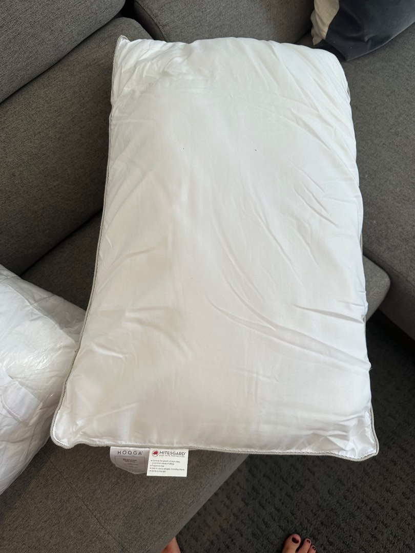 Pillow and Duvet Comforter, Furniture & Home Living, Bedding & Towels