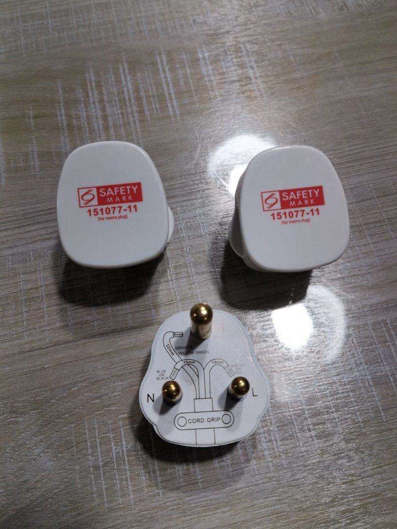 Power Socket 15 Amp (Category: Electrical, Adaptors & Sockets) located in Singapore. Submitted by freekazoid (Listing ID 1252431521, Image 1). Description: brand new 15 amp power socket bought too many at $3.90 a piece. i got 3 pieces.