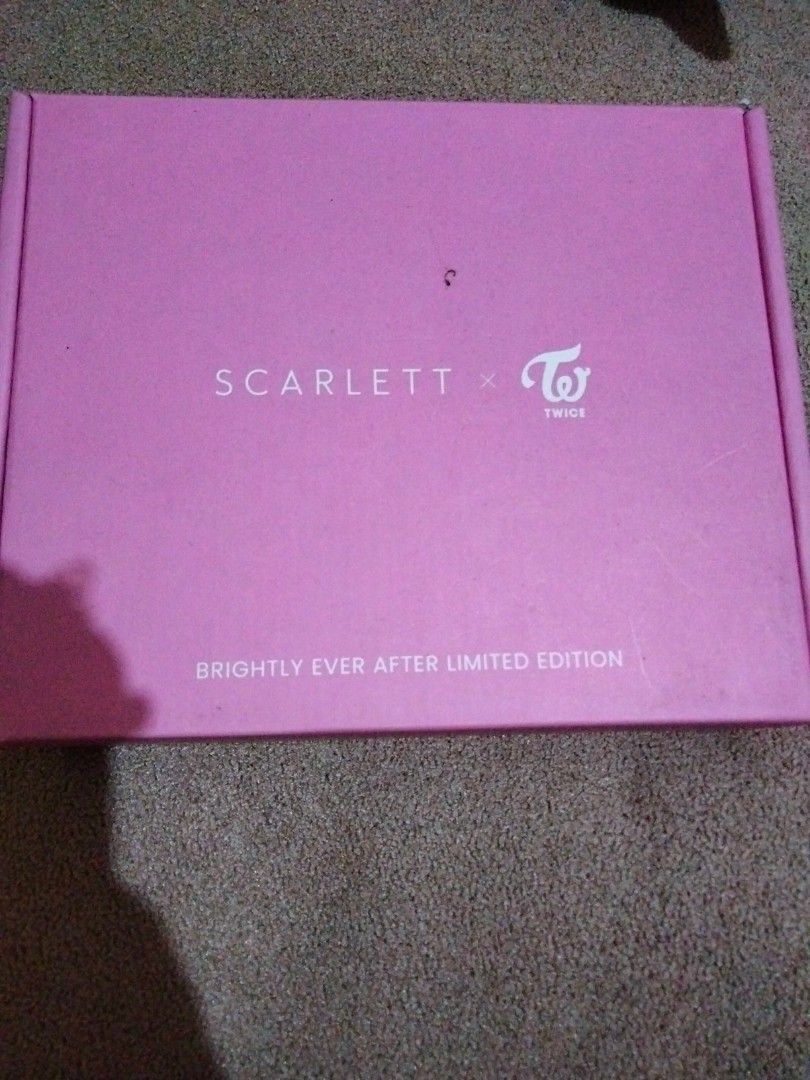 Scarlett x Twice (Kategori: Kulit, Sabun & Tubuh) berada di Jakarta Timur. Dikirim oleh vikaamanda19 (ID iklan 1252547138, Gambar 3). Deskripsi: paket acne Scarlett isi 5, terdiri dari facial wash c-power face mist acne essence toner night cream day cream Baru 2kali pakai dijual karna gak cocok Harga beli 300.