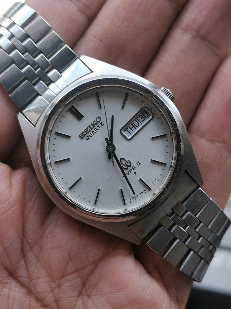 直販新作SEIKO ビンテージクォーツ1980年 アラビア文字盤 時計