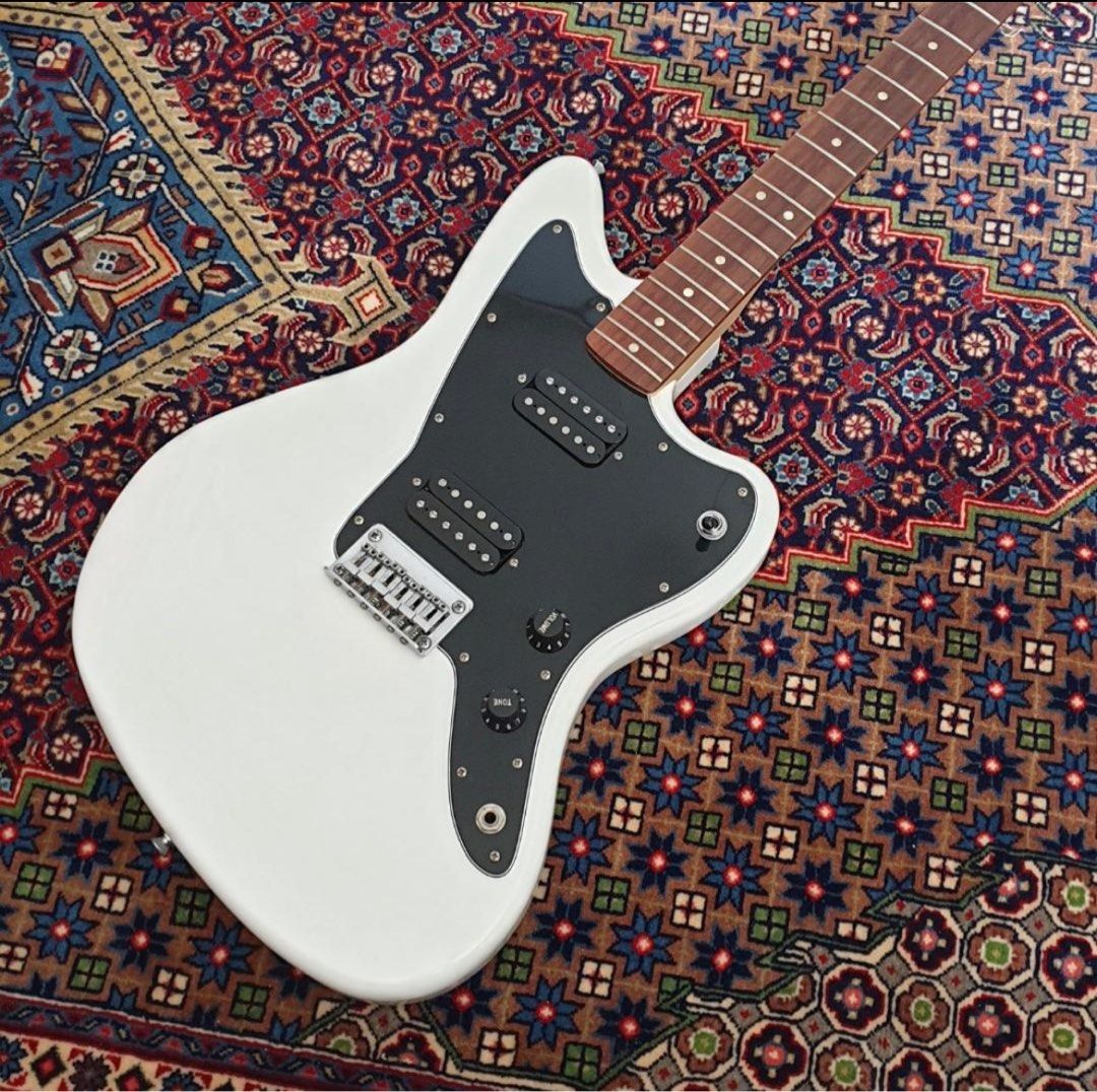 Squier by Fender Affinity Jazzmaster Guitar HH Arctic White