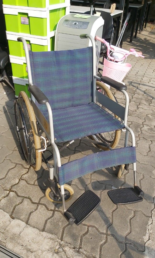 Still good wheelchair 100, Health & Nutrition, Assistive