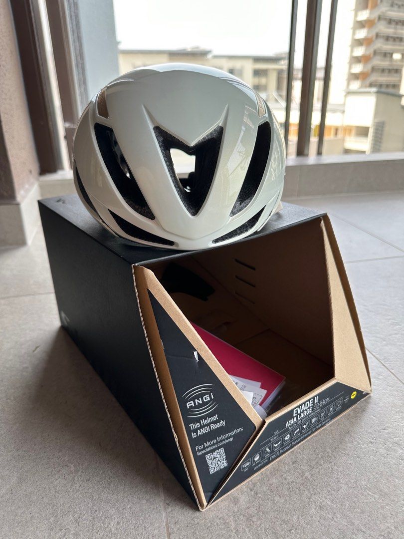 Casco shop evade sagan