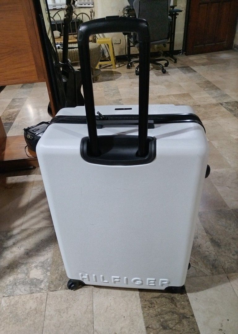 Tommy luggage 2025