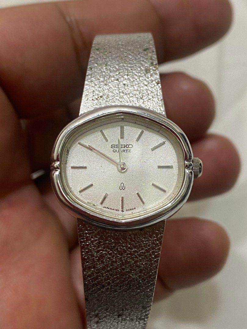 VINTAGE SEIKO BANGLE WATCH QUARTZ Women s Fashion Watches
