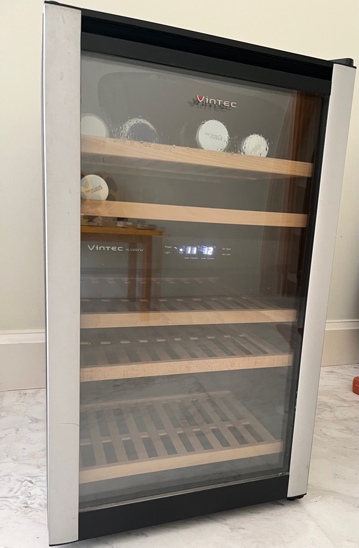 Vintec Wine Fridge, TV & Home Appliances, Kitchen Appliances, Wine