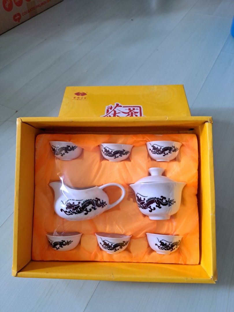 White Procelain and black dragon Chinese Tea Set, Furniture & Home