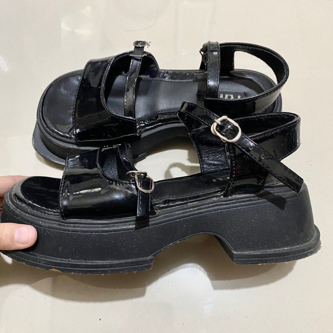 Grunge discount platform sandals