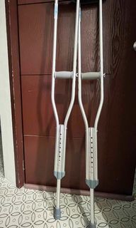 1 Pair Crutches (Saklay)