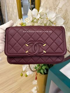 Chanel Vintage Burgundy Quilted Caviar Leather Camera Bag with Gold Hardware  at 1stDibs