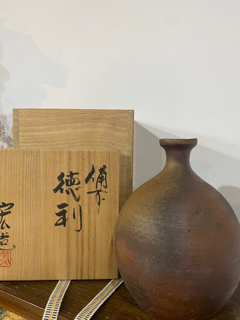 備前燒陶德利, 興趣及遊戲, 收藏品及紀念品, 古董與其他收藏品在旋轉 