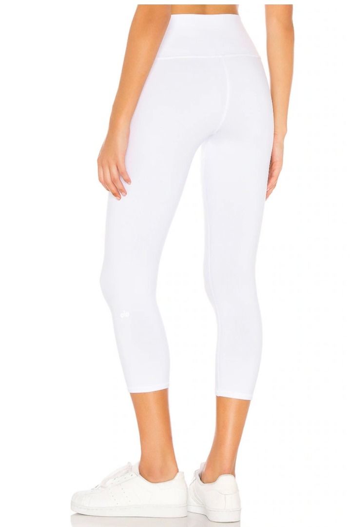 Alo Yoga High Waist Air brush Capri (Category: Activewear) located in Singapore. Submitted by panther123 (Listing ID 1255910293, Image 3). Description: Never used. Never worn. Bought in wrong size. This is size S .