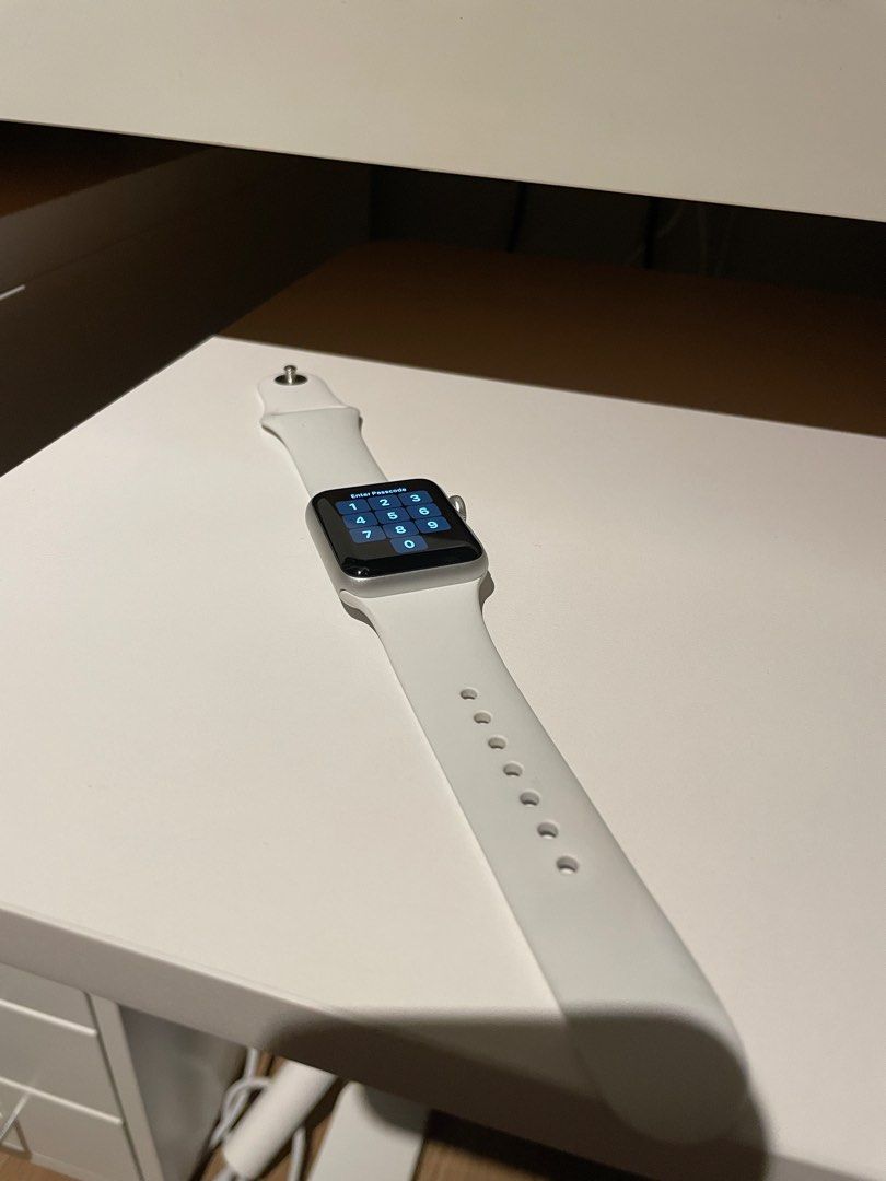 Apple watch 3 38mm, 手提電話, 智能穿戴裝置及智能手錶- Carousell