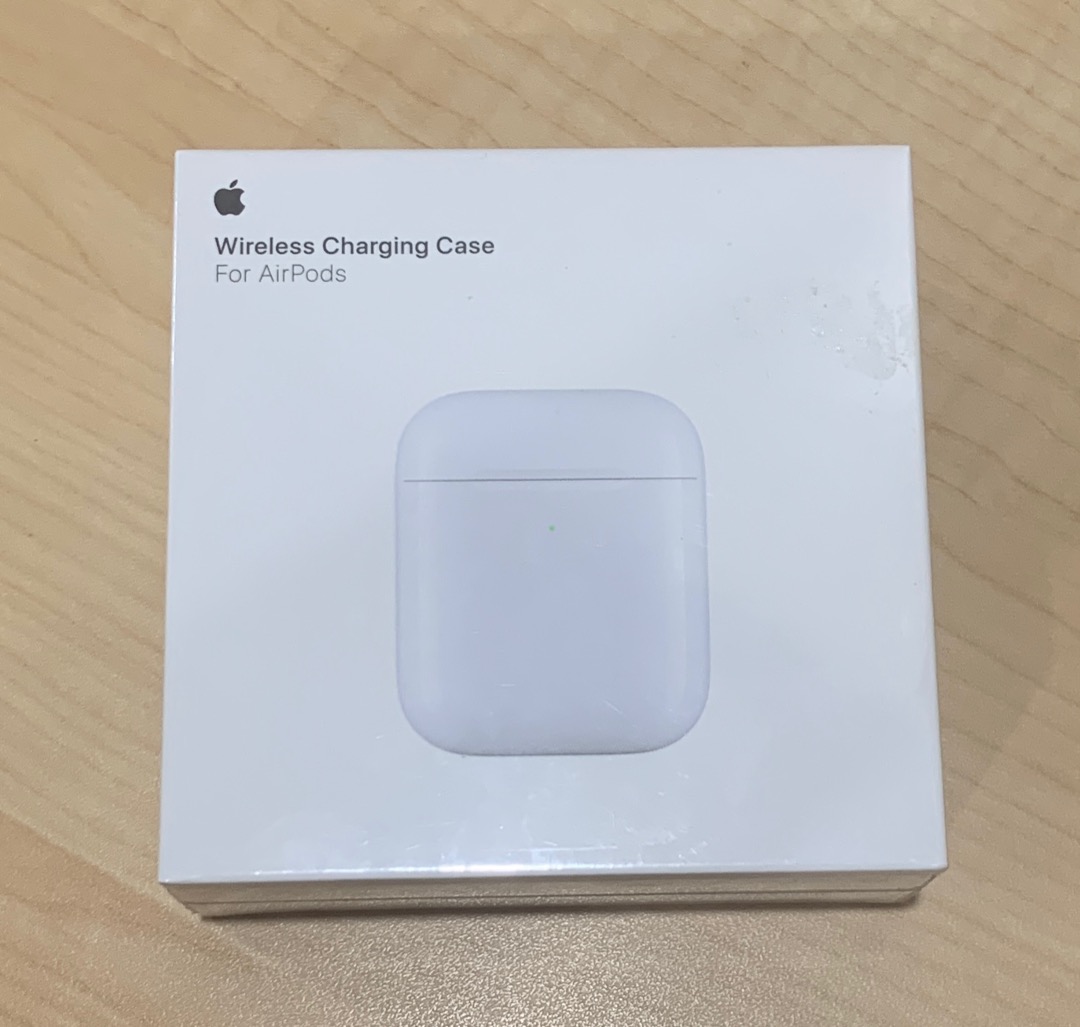 Apple Wireless Charging Case for AirPods 1st and 2nd generation, Audio
