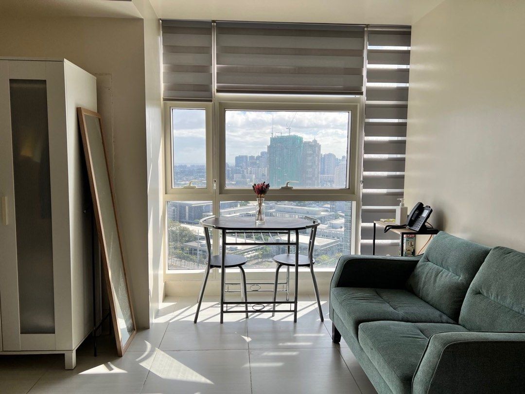BIG STUDIO Unit for Rent across Ortigas Mandaluyong Shaw boulevard Twin