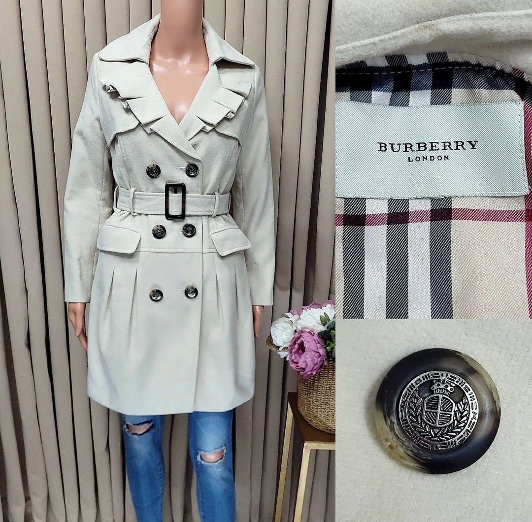 Vintage Burberry Trench Coat White Tag, As New Condition,Fit To Medium to  Large, Women's Fashion, Coats, Jackets and Outerwear on Carousell