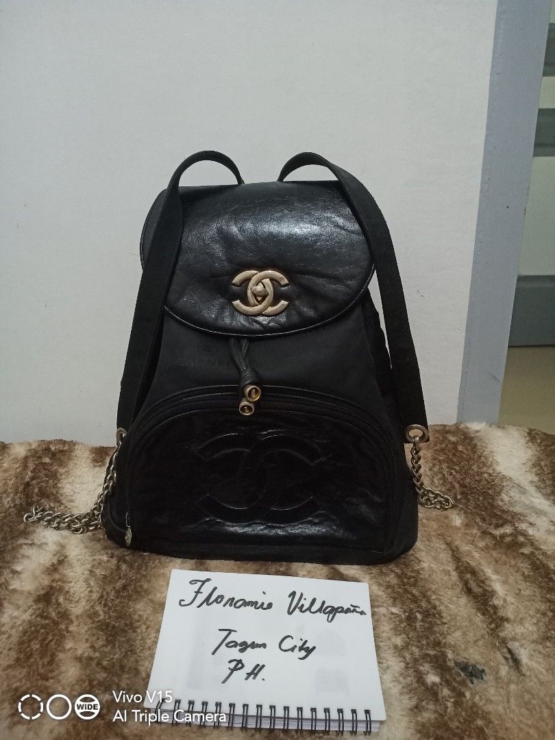 Chanel Backpack (Category: Luxury Bags & Wallets) located in Tagum. Submitted by luxbagelyas (Listing ID 1255808154, Image 1). Description: with rubs parang med size to malinis loob faded hardware na po bawal sa maarte po.