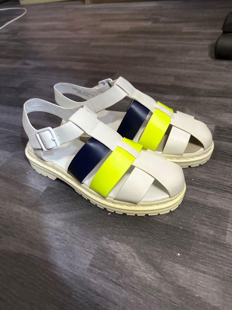 Charles & Keith Sandals (Category: Sandals) located in Mexico. Submitted by declutterclosetph (Listing ID 1255819576, Image 1). Description: never been used Size 35 just needs outsole washing (outsole’s color is because of oxidation/storage) .