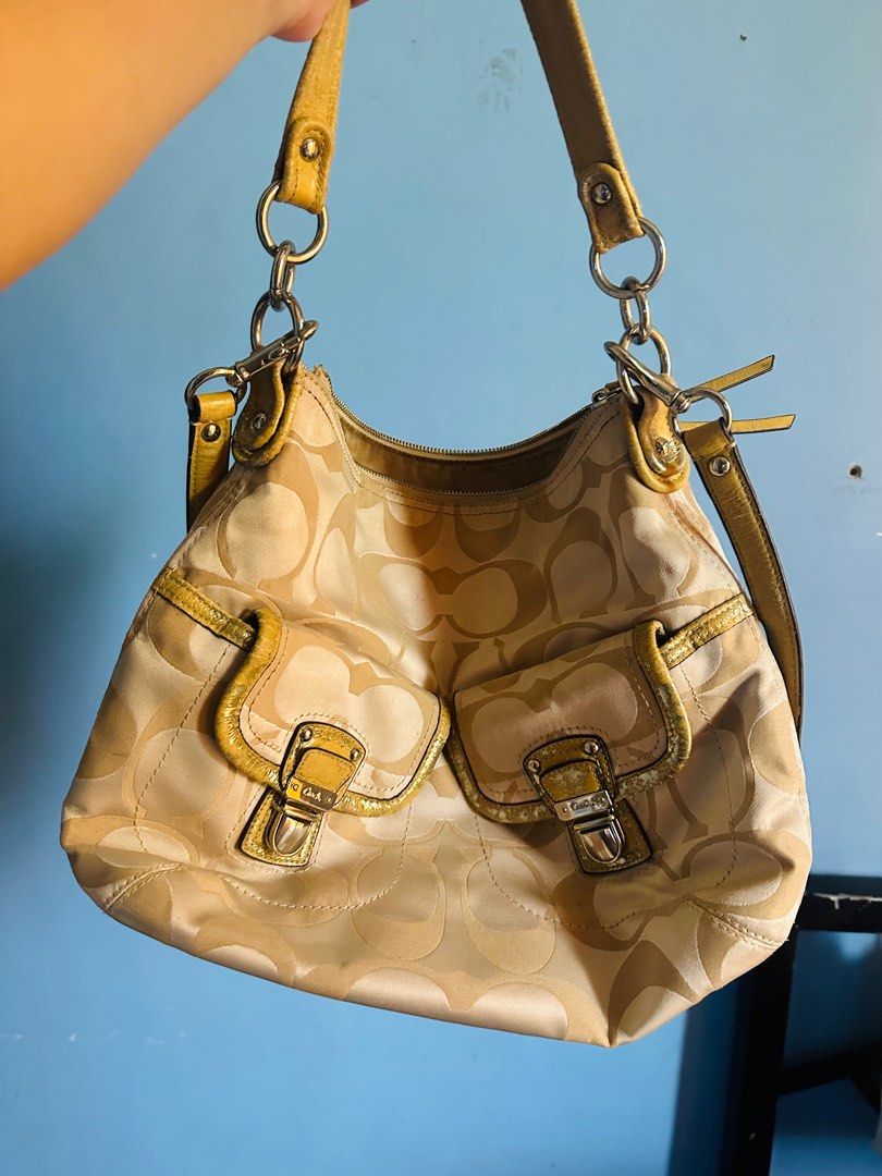 Coach Vintage bag (Category: Shoulder Bags) located in San Jose del Monte. Submitted by shegotit (Listing ID 1255772290, Image 1). Description: Vintage coach bag bought in japan No dust bag 101% Original.