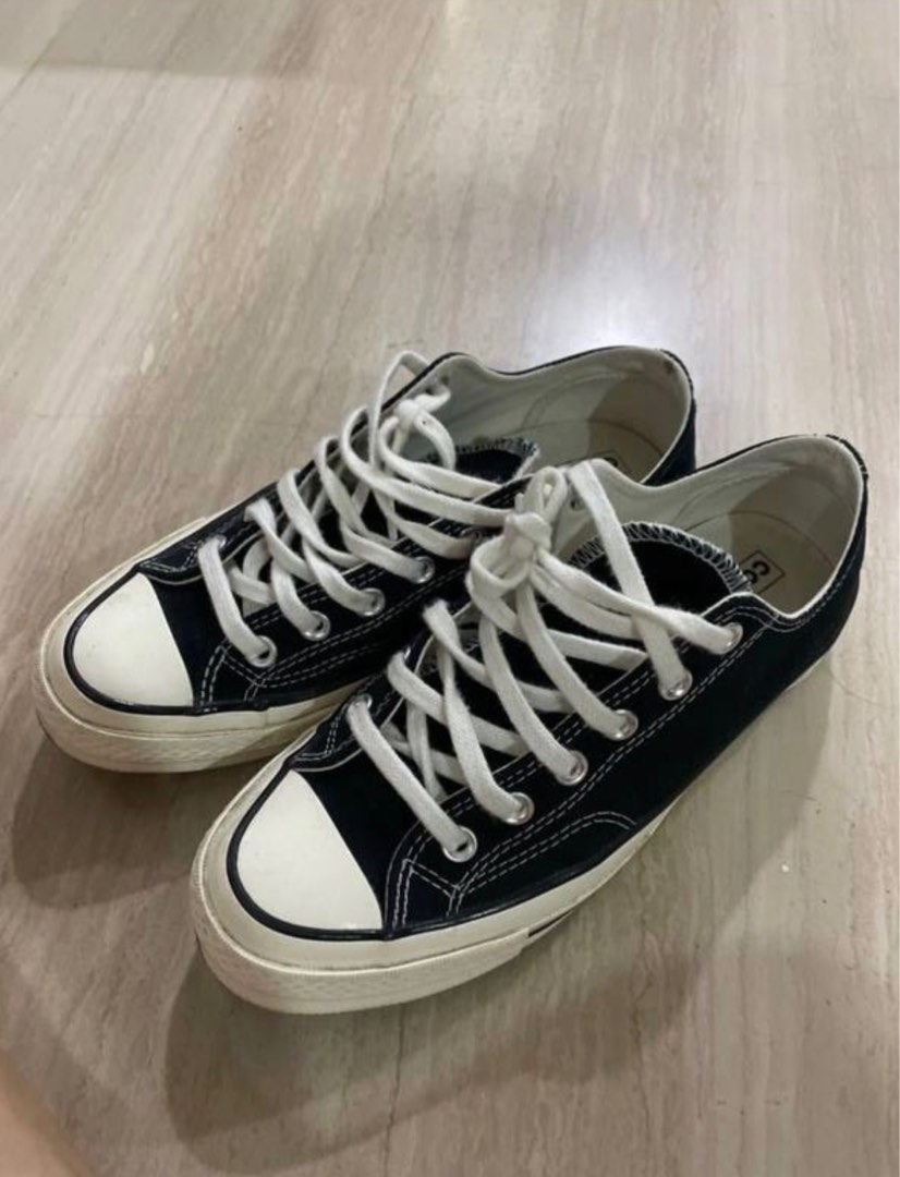 Chuck taylor low cut sales black