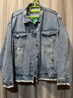 (Category: ) located in . Submitted by mypreluvcloset (Listing ID 1255875411, Image 1). Description: .