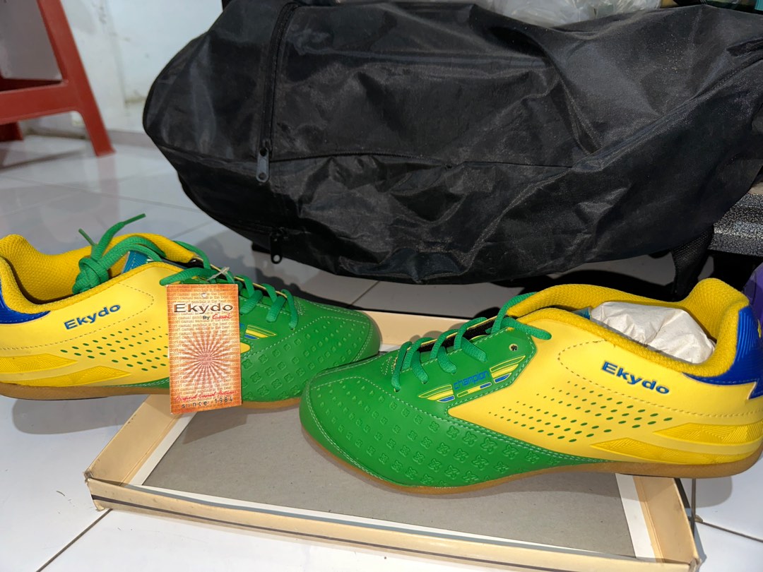 Ekydo New sepatu futsal, Olah Raga, Baju Olahraga di Carousell