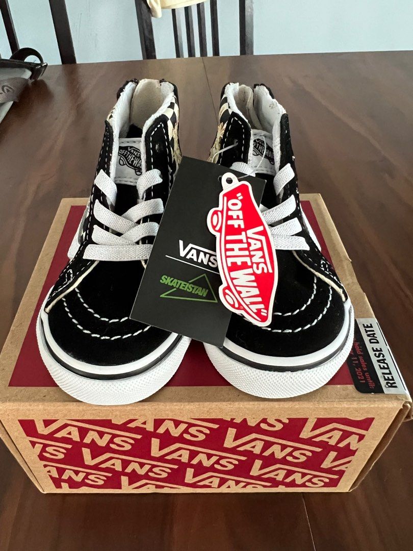 Checkerboard flower vans shop