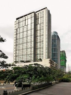 FOR SALE FULLY FURNISHED 36 SQM STUDIO UNIT WITH PARKING AT BONIFACIO GLOBAL CITY