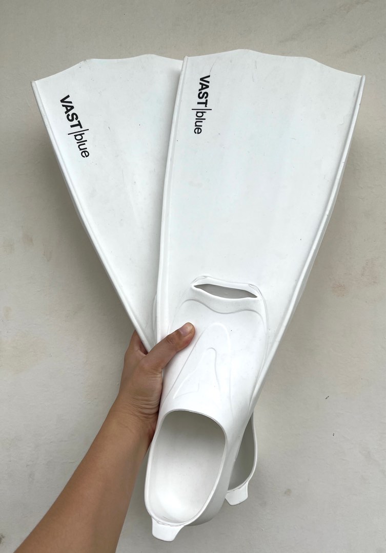 Free Diving Short Fins (White), Sports Equipment, Sports & Games, Water
