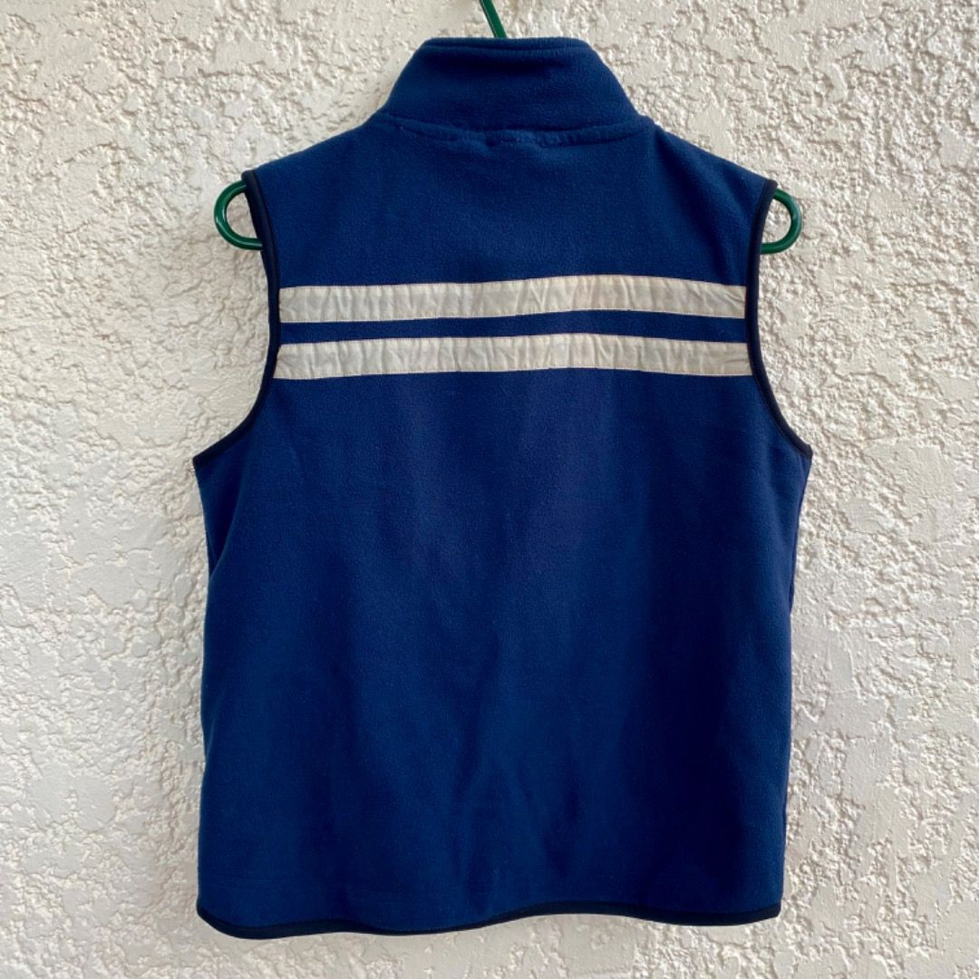 Gap Full Zip Fleece Vest Jacket (Navy Blue) (Category: Coats, Jackets and Outerwear) located in Cainta. Submitted by paintsoil (Listing ID 1255814428, Image 3). Description: Gap Full Zip Fleece Vest Jacket - Used but still in a great condition - Size: Medium on tag - Price: ₱200.