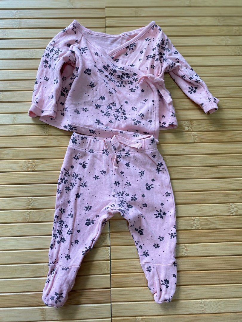 George Tiny Baby Clothes (Category: Babies & Kids Fashion) located in Taguig. Submitted by monetconnolly (Listing ID 1255814468, Image 1). Description: -Brand: George (from the UK) -Size: up to 2.7 kg -Shipping via Lalamove/Grab (to be shouldered by buyer) -Payment: Gcash/Unionbank.