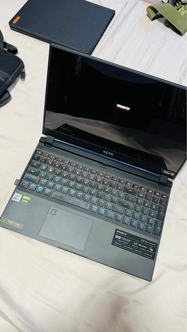 Gigabyte AERO 15 OLED XC 15