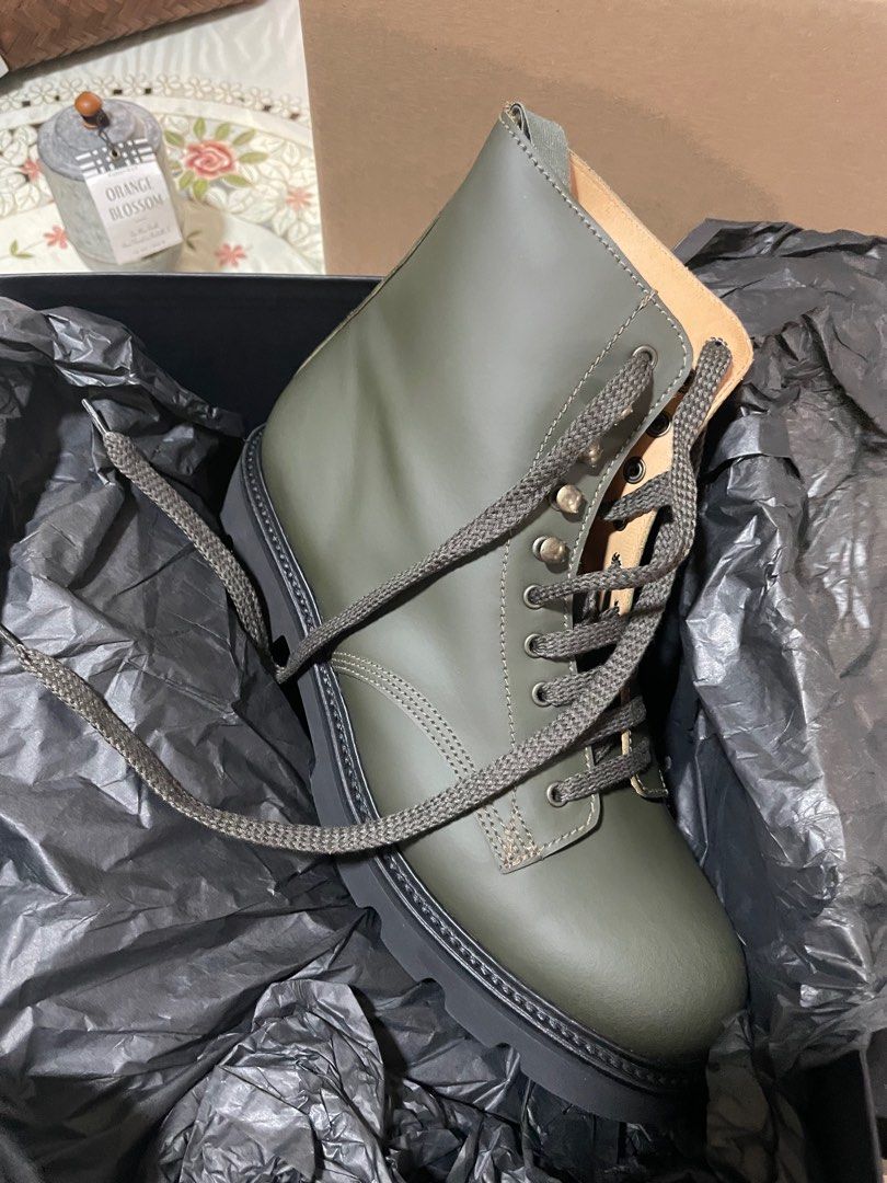 Army green sales boots